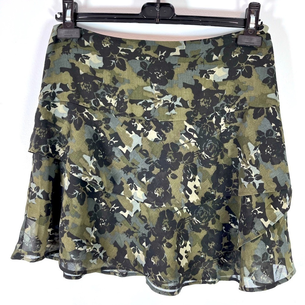 Ikks Women’s Black Camo Floral Print Short Flowing Skirt Lined Invisible Zip 10